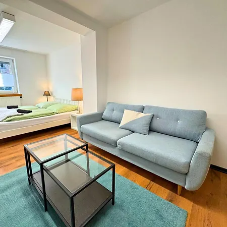 Haus Mit Kostenlosen Oeffentlichen Parkplaetzen * Cologne