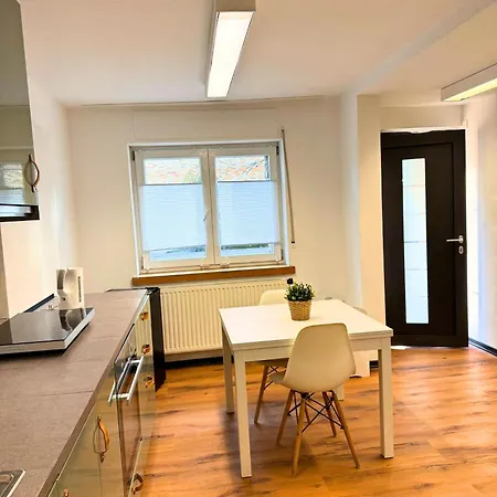 Haus Mit Kostenlosen Oeffentlichen Parkplaetzen Holiday home Cologne