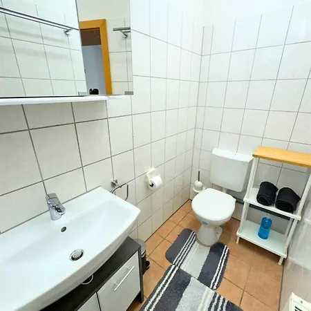 Haus Mit Kostenlosen Oeffentlichen Parkplaetzen Kolín nad Rýnem