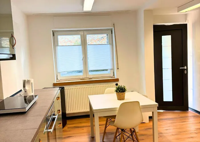 Haus Mit Kostenlosen Oeffentlichen Parkplaetzen 펜션 쾰른